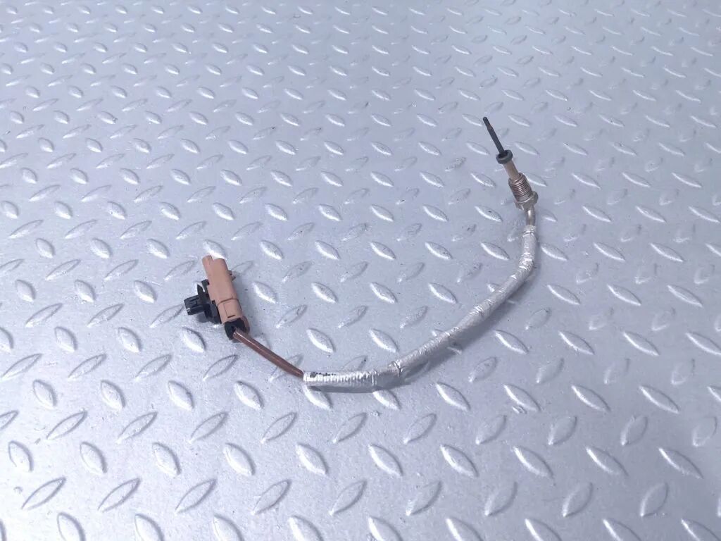 LR125271 - ORTA EGSOZ SENSÖRÜ 3.0L I6 DZL. (VOGUE/SPORT) - Land Rover