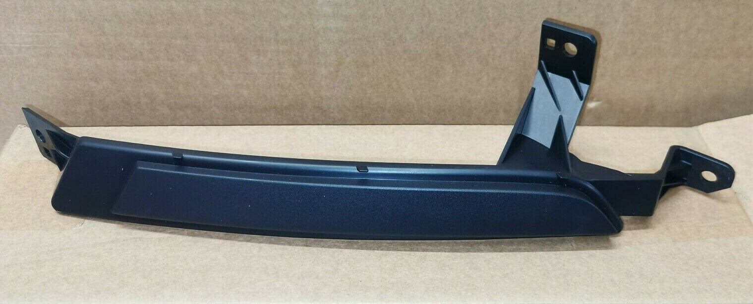 LR083111 - ÖN SİS FAR KAPAK SAĞ (DİSCOVERY 5) - Land Rover