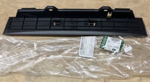 LR152433 - ÖN TAMPON ALT DEFLEKTÖR (2.0L Hİ PHEV/VELAR) - Land Rover