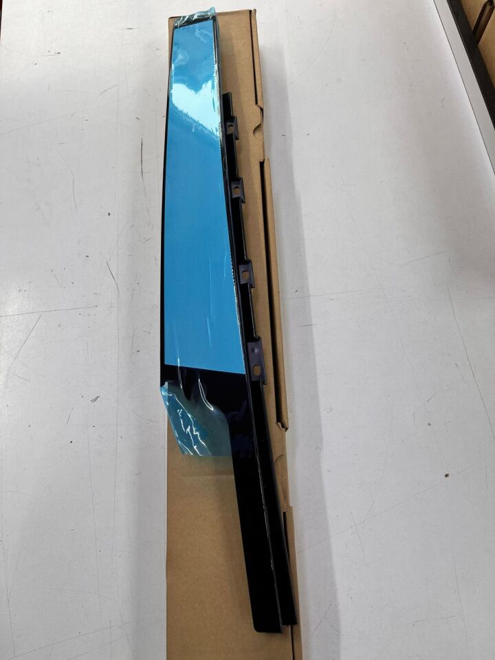 LR118292 - ÖN KAPI DİREK BAKALİT SAĞ (3.0L V6) - Land Rover