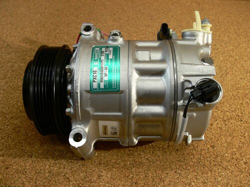 LR112584 - A/C KOMPRESÖR (3.0L V6) - Sanden