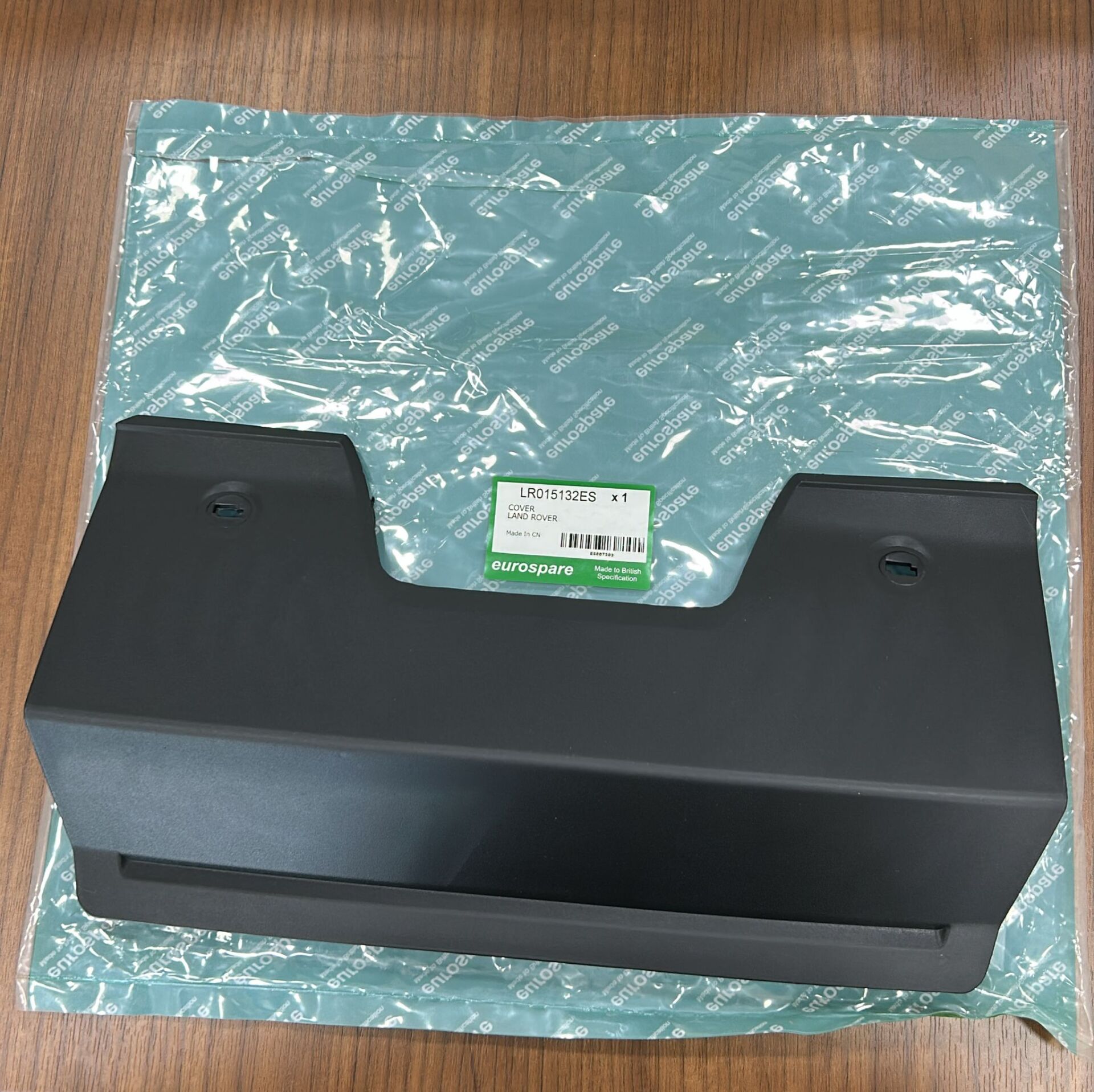 LR015132G - ARKA ÇEKİ DEMİR KAPAĞI (3.0/SPORT) - Eurospare