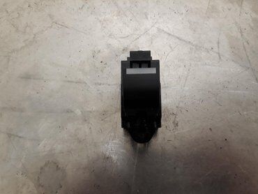 LR078893 - CAM AÇMA DÜĞME ARKA SAĞ/SOL (EVOQUE/3.0L V6/SPORT/VOGUE) - Land Rover