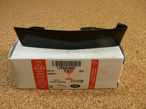 LR093468 - ÖN TAMPON SIS FAR KAPAK SAĞ (VELAR) - Land Rover