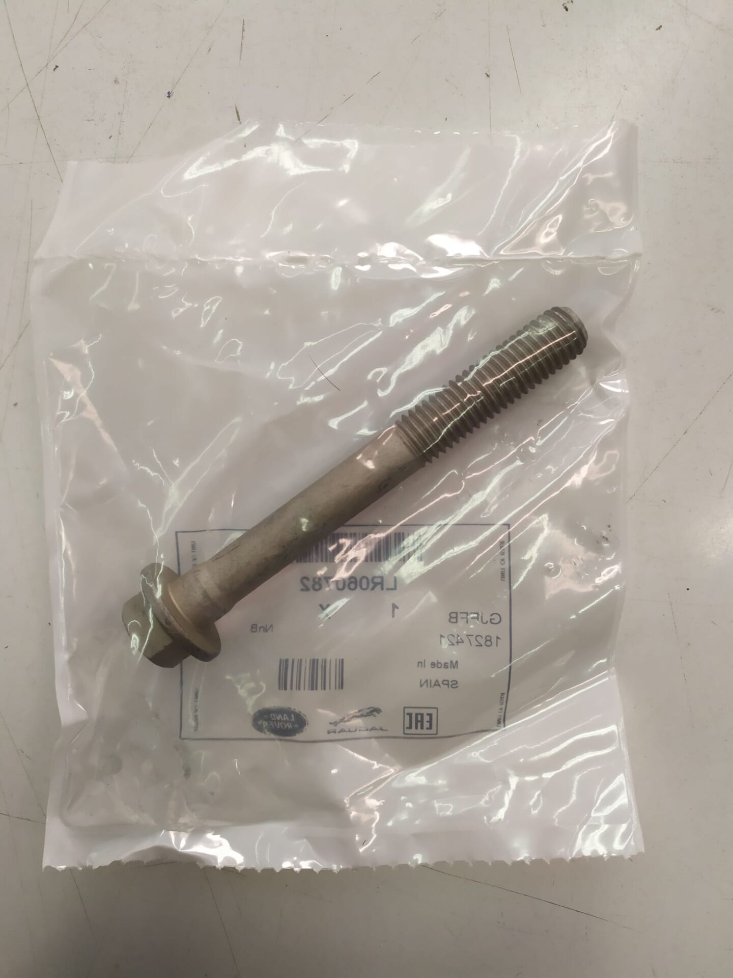 LR060782 - ARKA DENGE ÜST KOL CİVATA (DİSCO-SPORT/VELAR/NEW EVOQUE) - Land Rover