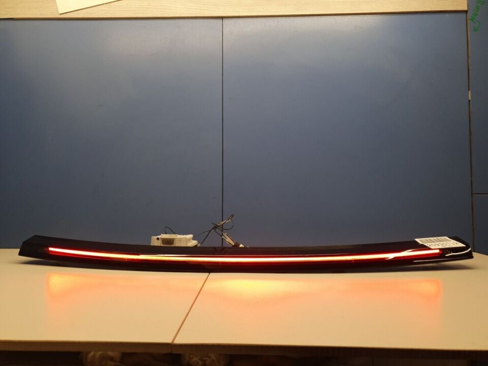 LR093371 - ARKA BAGAJ STOBU(VELAR) - Land Rover