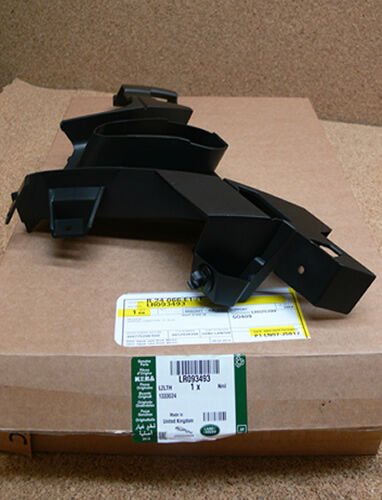 LR093493 - ÖN TAMPON BRAKETİ YAN SAĞ (VELAR) - Land Rover