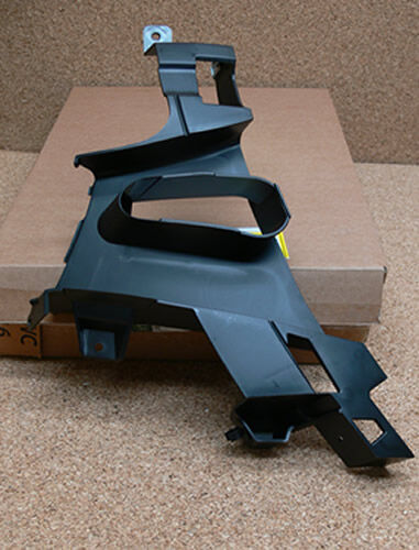 LR093493 - ÖN TAMPON BRAKETİ YAN SAĞ (VELAR) - Land Rover
