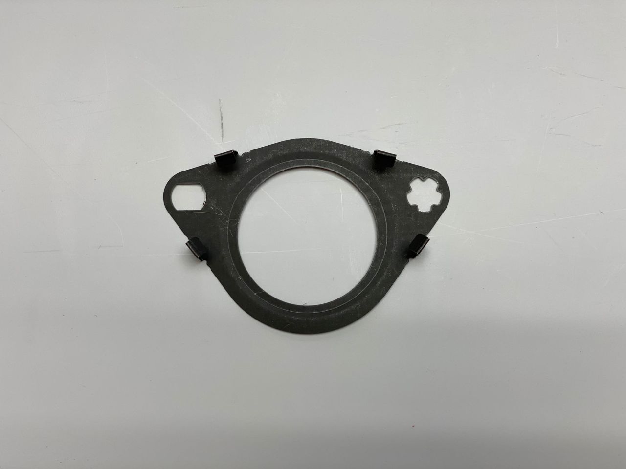 LR095555 - EGR BORU CONTA(EVOQUE/DİSCO/5) - Land Rover