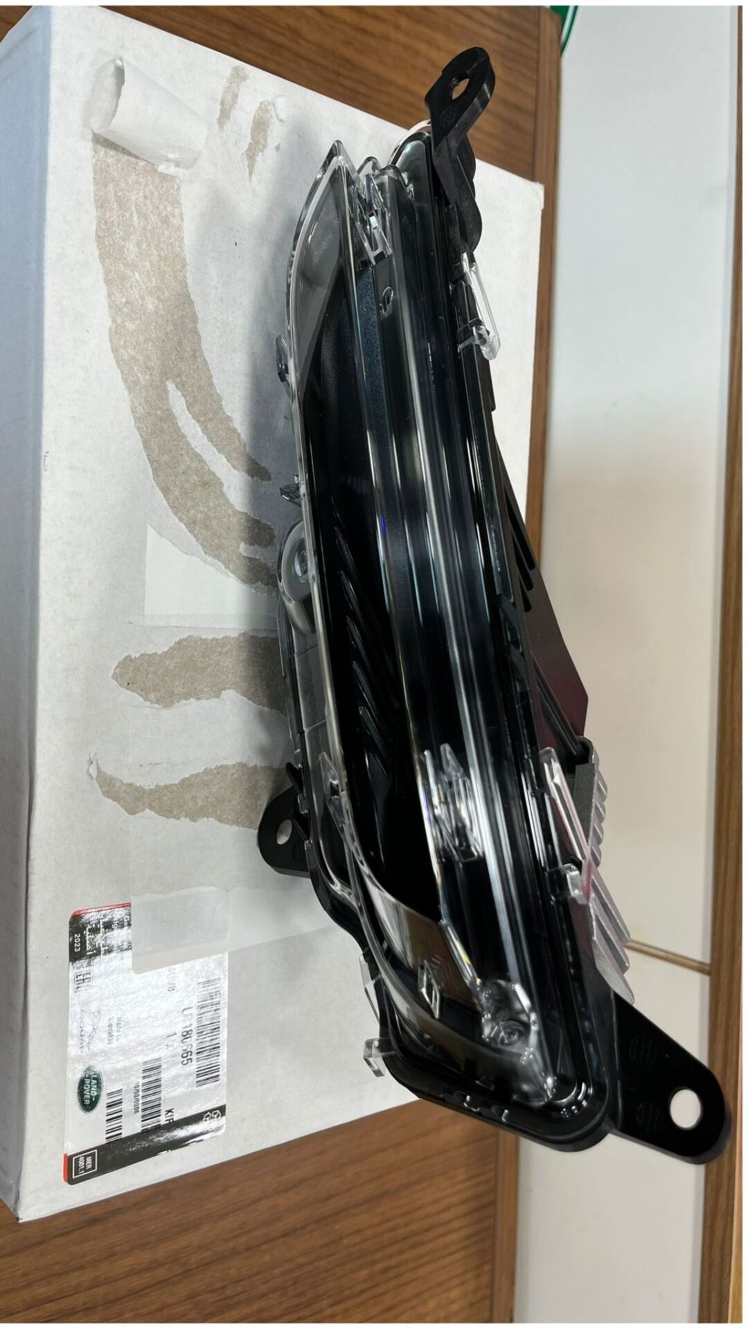 LR180665 - ÖN SİS LAMBASI SOL (NEW EVOQUE 19>) - Land Rover