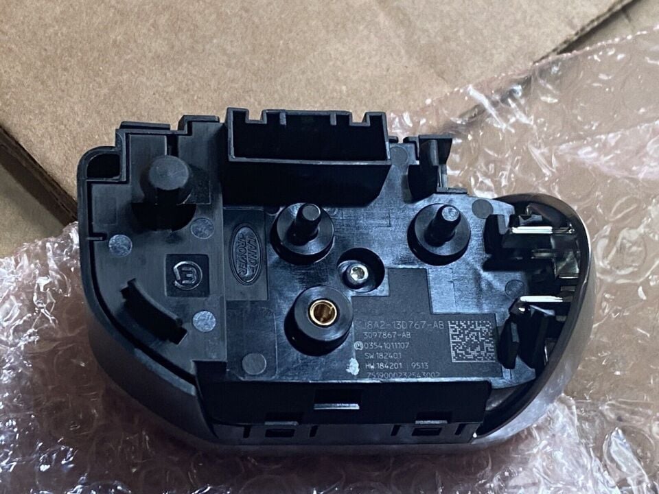 LR116682 - DİREKSİYON TUŞU SOL (DİSC.S5) - Land Rover