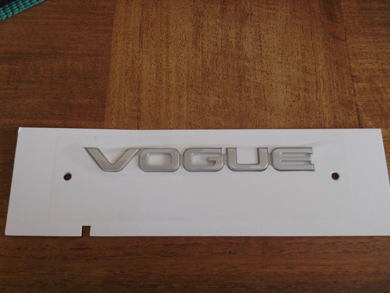 LR113640 - ARKA VOGUE YAZISI (2.0/3.0/4.4) - Land Rover