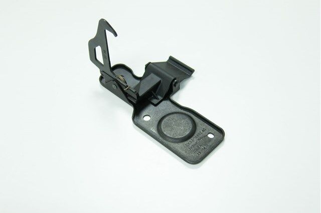 LR137754 - KAPUT KİLİT MANDALI 3.0L V6 (VOGUE) - Land Rover
