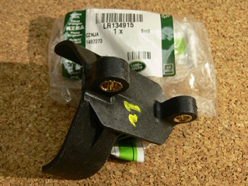 LR134915 - RADYATÖR ALT BRAKET (3.0 V6 /VELAR) - Land Rover