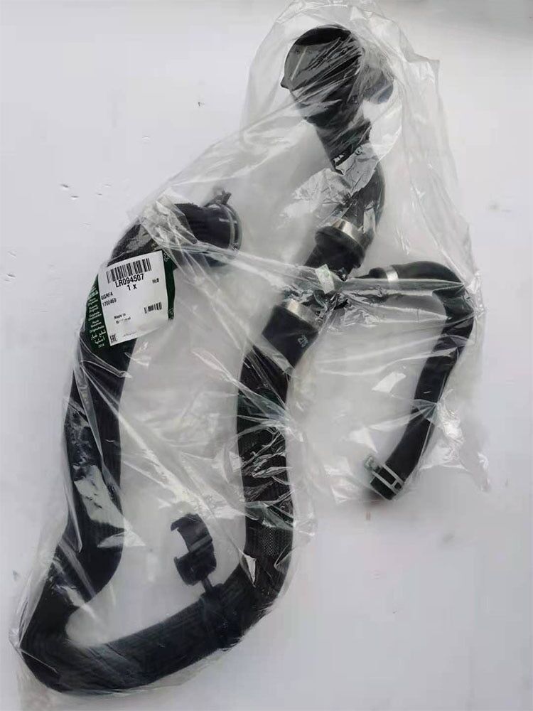 LR094507 - RADYATÖR ALT HORTUM 2.0L(EVOQUE) - Land Rover