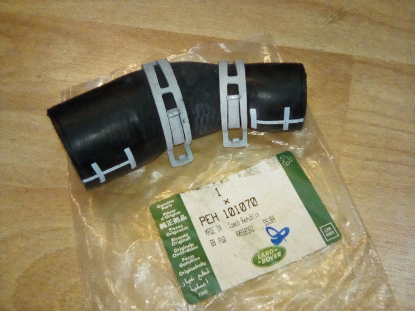 PEH101070 - TERMOSTAT HORTUMU (TD5) - Land Rover