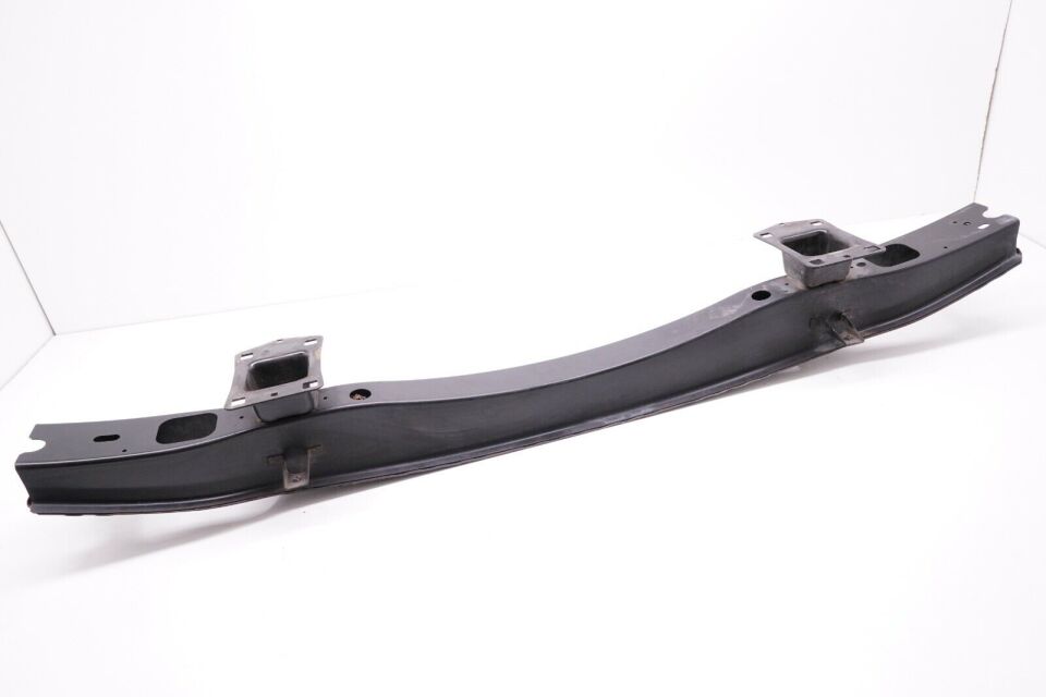 DPE000072 - ÖN TAMPON DEMİRİ (3.0/VOGUE) - Land Rover