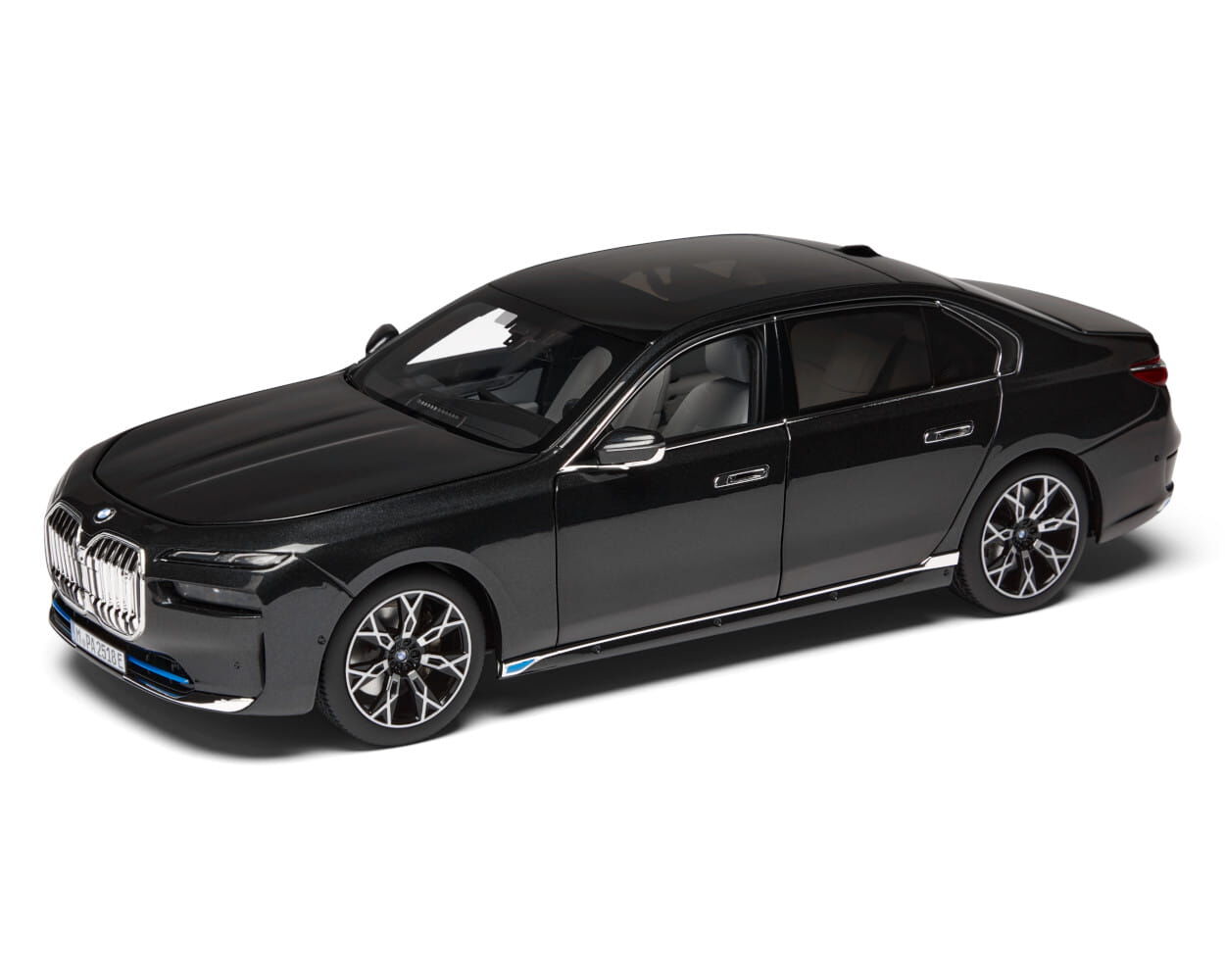 80435A8F295 - BMW i7 (G70) MODEL ARAÇ | 1:18 / SOPHİSTO GRİ - BMW Group
