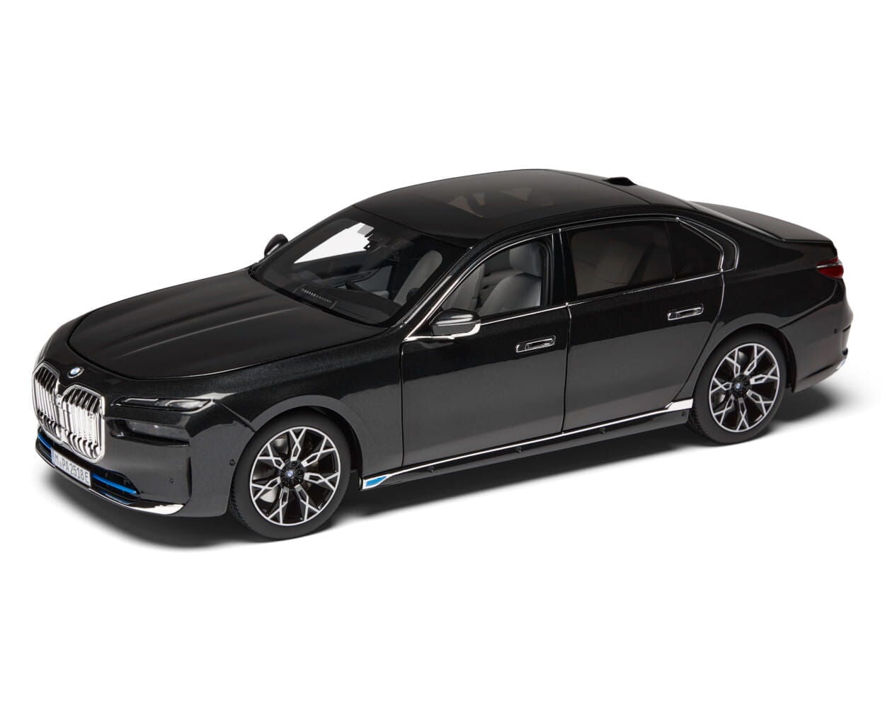 80435A8F295 - BMW i7 (G70) MODEL ARAÇ | 1:18 / SOPHİSTO GRİ - BMW Group
