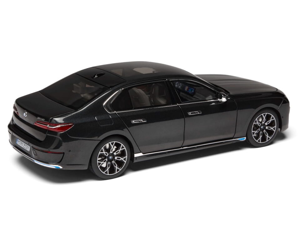 80435A8F295 - BMW i7 (G70) MODEL ARAÇ | 1:18 / SOPHİSTO GRİ - BMW Group