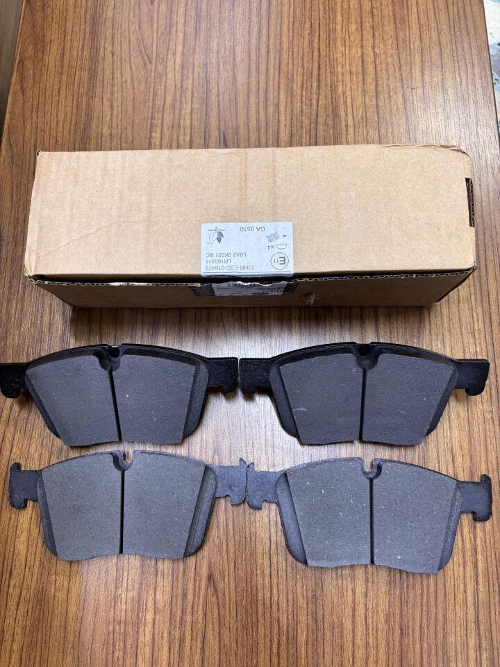 LR160511 - ÖN FREN BALATASI (VELAR) - Land Rover