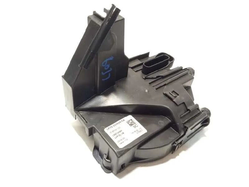 LR070438 - ÖN KAPI KİLİDİ SOL (DİSC.SPORT/VELAR/DEF) - Land Rover