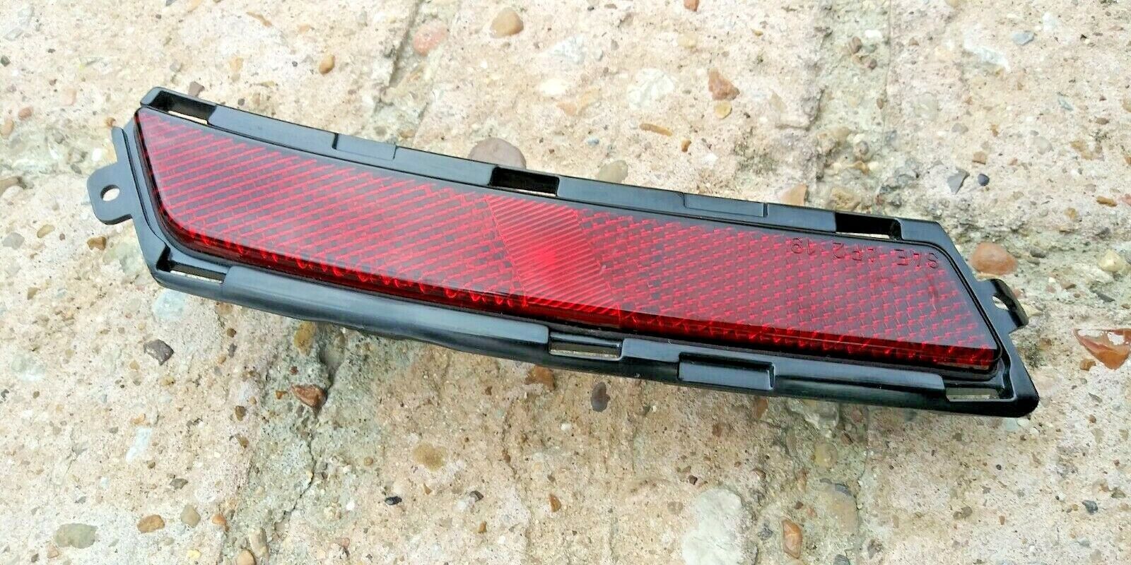 LR135948 - ARKA REFLEKTÖR SOL (NEW DEFENDER) - Land Rover