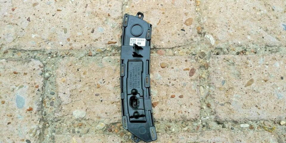 LR135948 - ARKA REFLEKTÖR SOL (NEW DEFENDER) - Land Rover