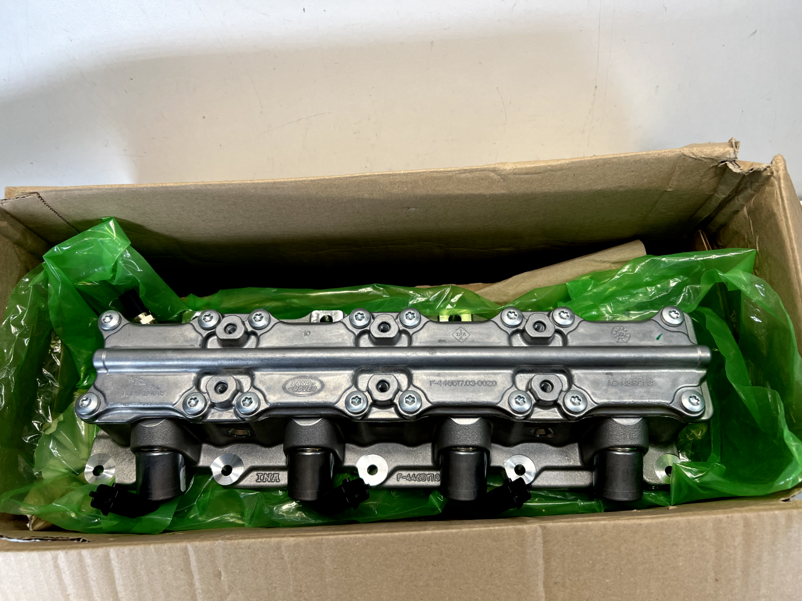 LR172660 - HİDROLİK KONTROL ÜNİTE VALFİ 2.0 BNZ. (VELAR) - Land Rover
