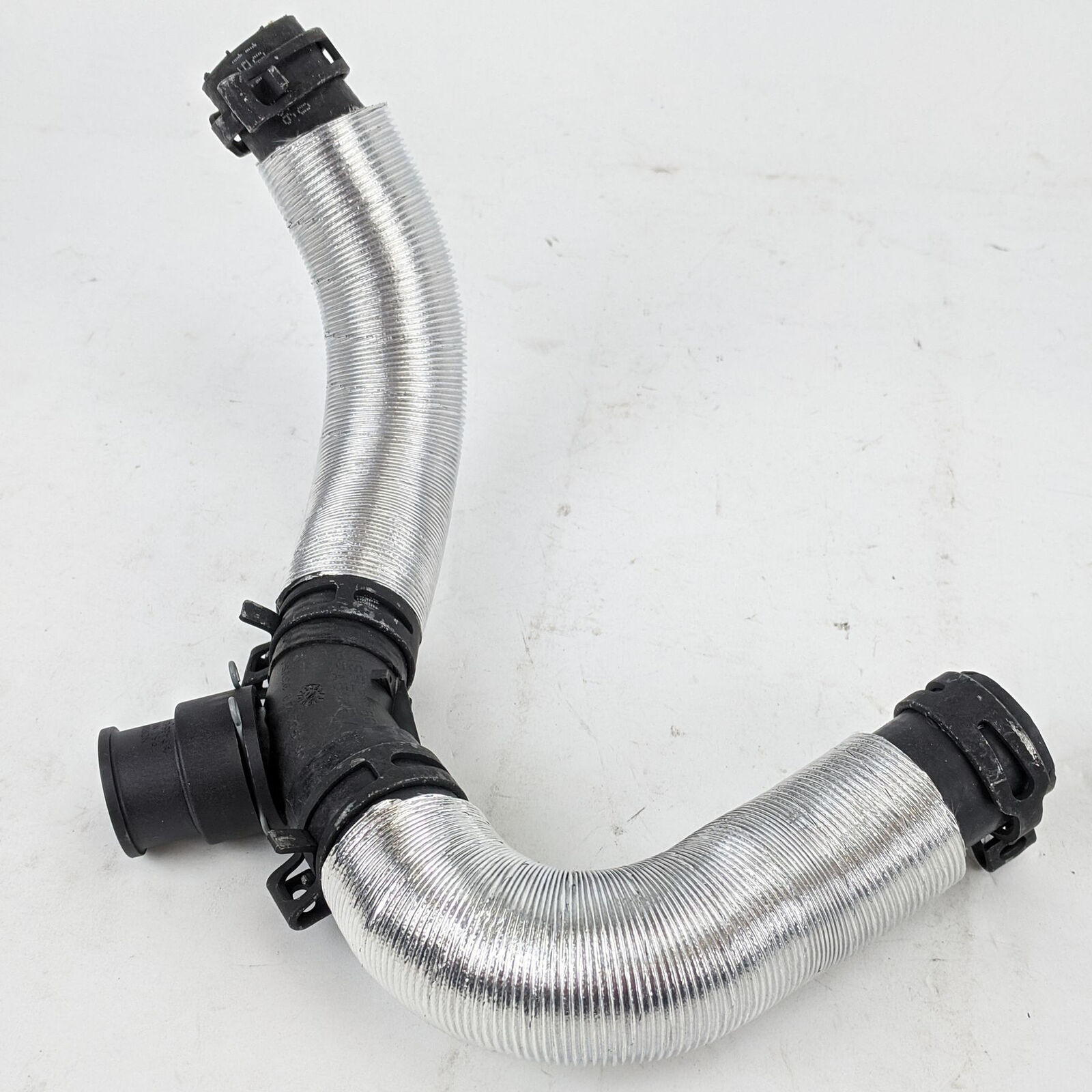 LR004298 - EGR SOĞUTUCU GİRİŞ HORTUMU (2.2) - Land Rover