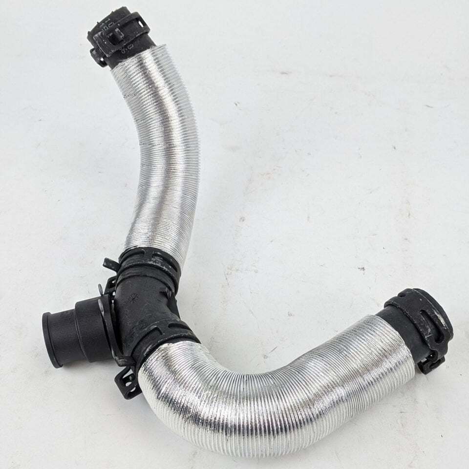 LR004298 - EGR SOĞUTUCU GİRİŞ HORTUMU (2.2) - Land Rover