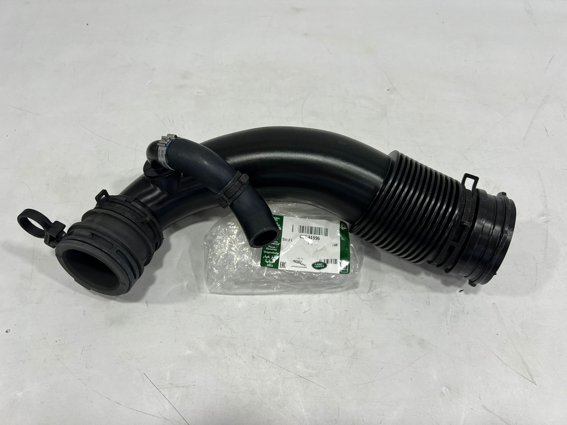 C2S44896 - HAVA FİLTRE HORTUMU (X-TYPE) - Jaguar