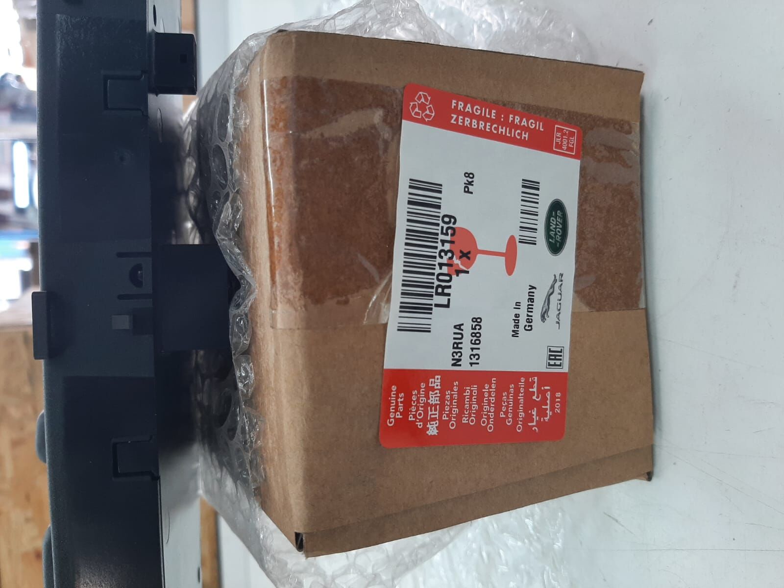 LR013159 - ÖN KOLTUK DÜĞME PANELİ SOL (3.0) - Land Rover