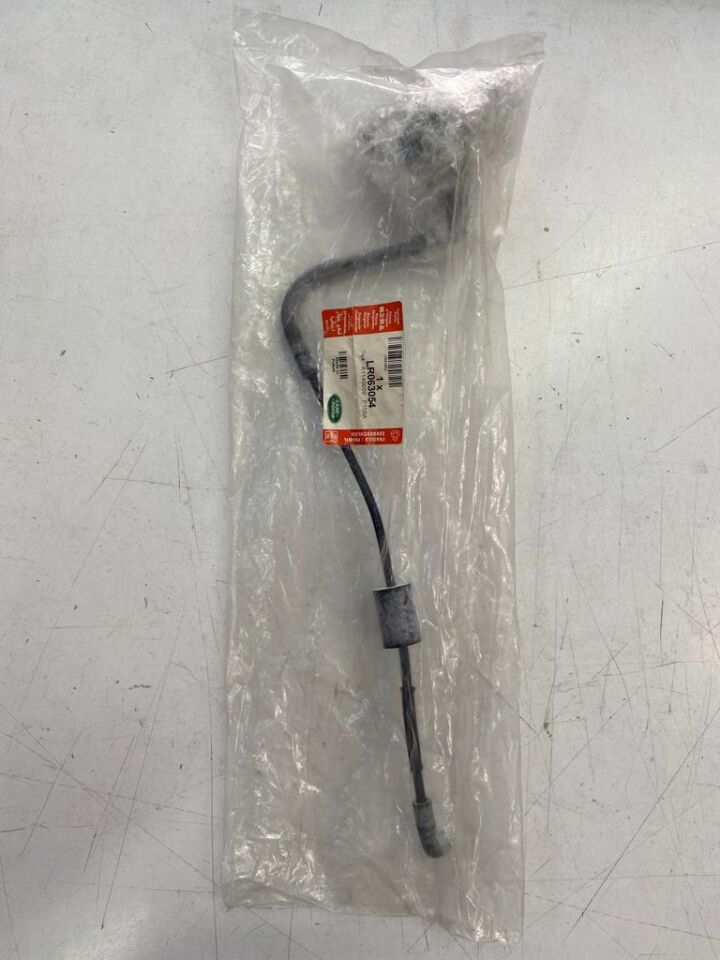 LR063054 - YAĞ SEPERATÖR HORTUMU (3.0V6/D) - Land Rover