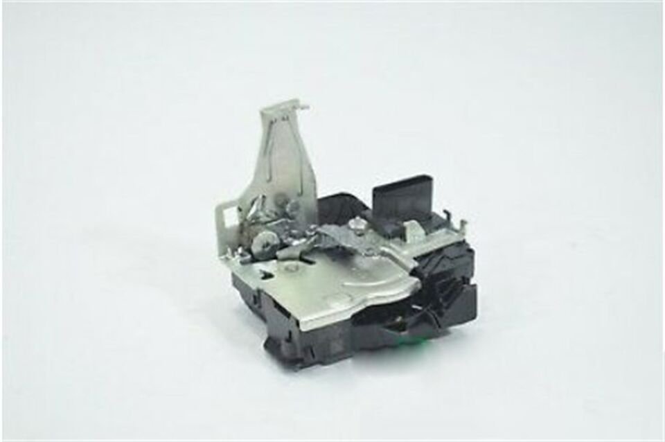 LR070430 - ARKA KAPI KİLİDİ SAĞ (VELAR/NEW DEF.) - Land Rover