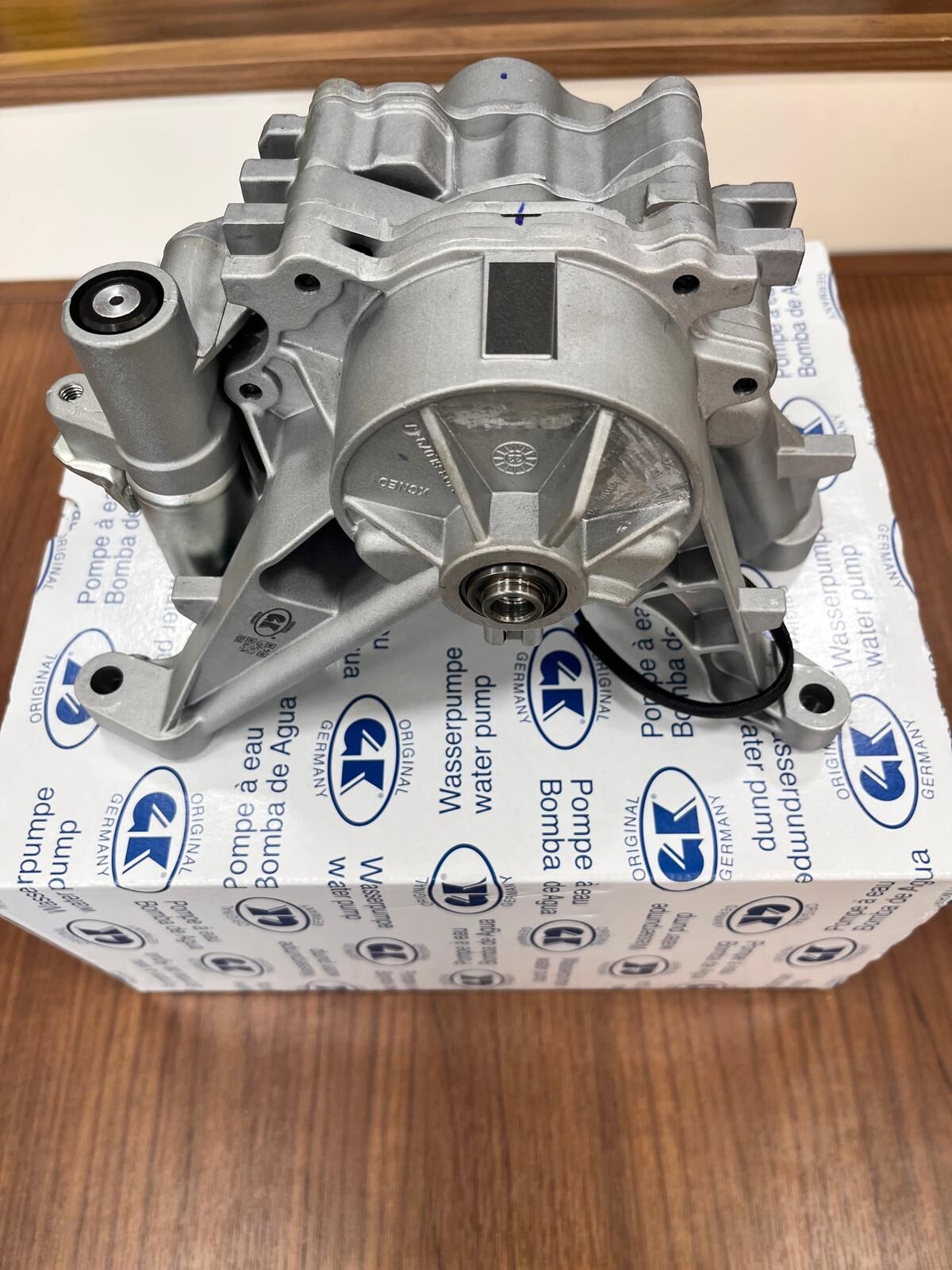 LR110501G - YAĞ/VAKUM POMPASI 2.0 DZL. (SPORT/VELAR/DİSC.SPORT/EVOQUE) - Gk