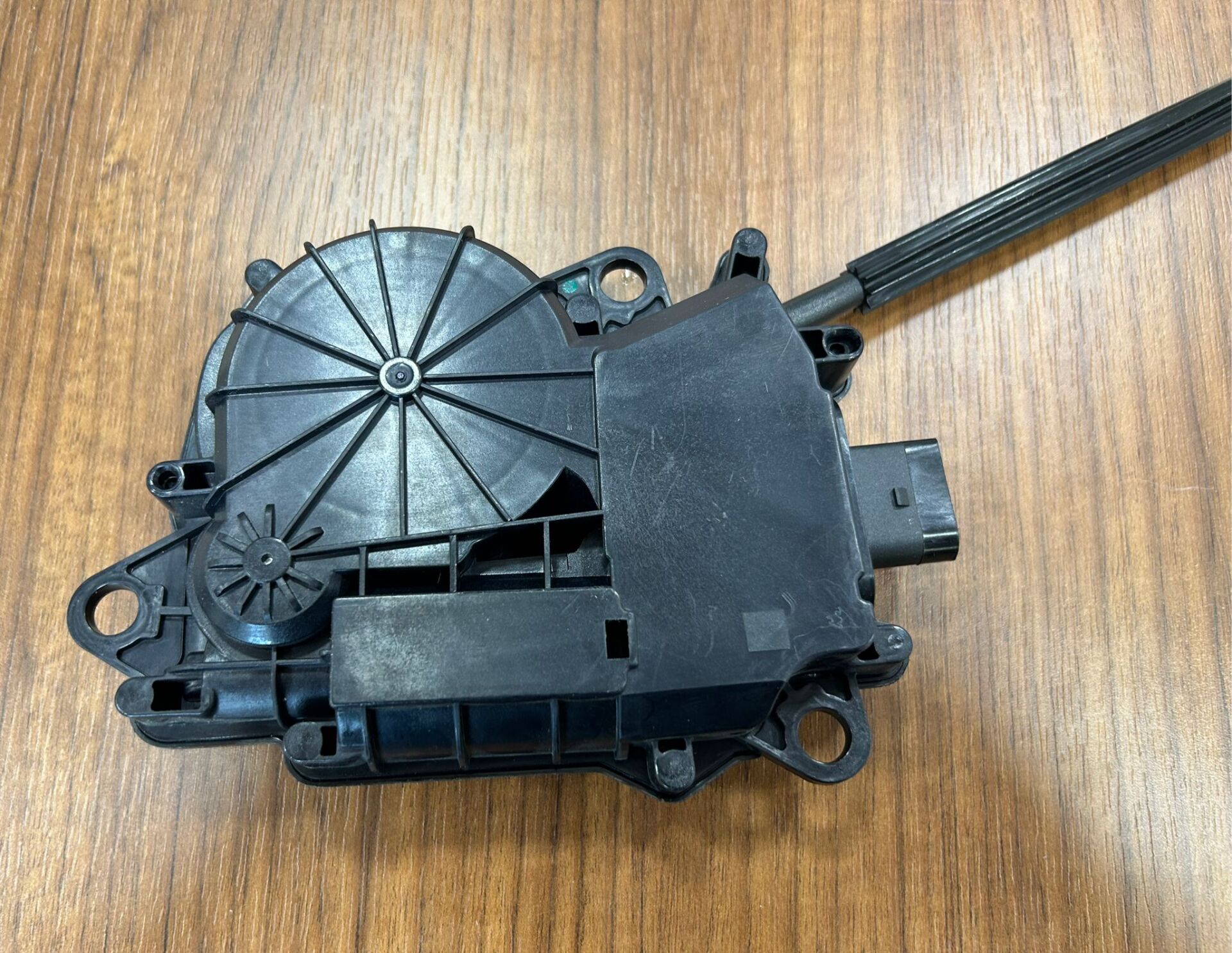 LR117161G - ARKA KAPI VAKUM MOTORU(RRS/VOGUE 2014) - Hmpx