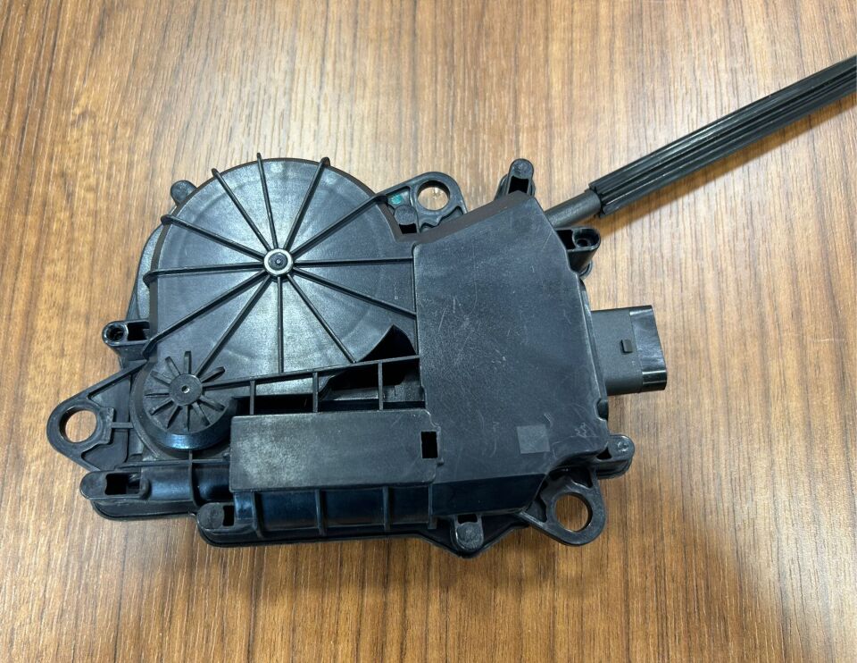 LR117161G - ARKA KAPI VAKUM MOTORU(RRS/VOGUE 2014) - Hmpx