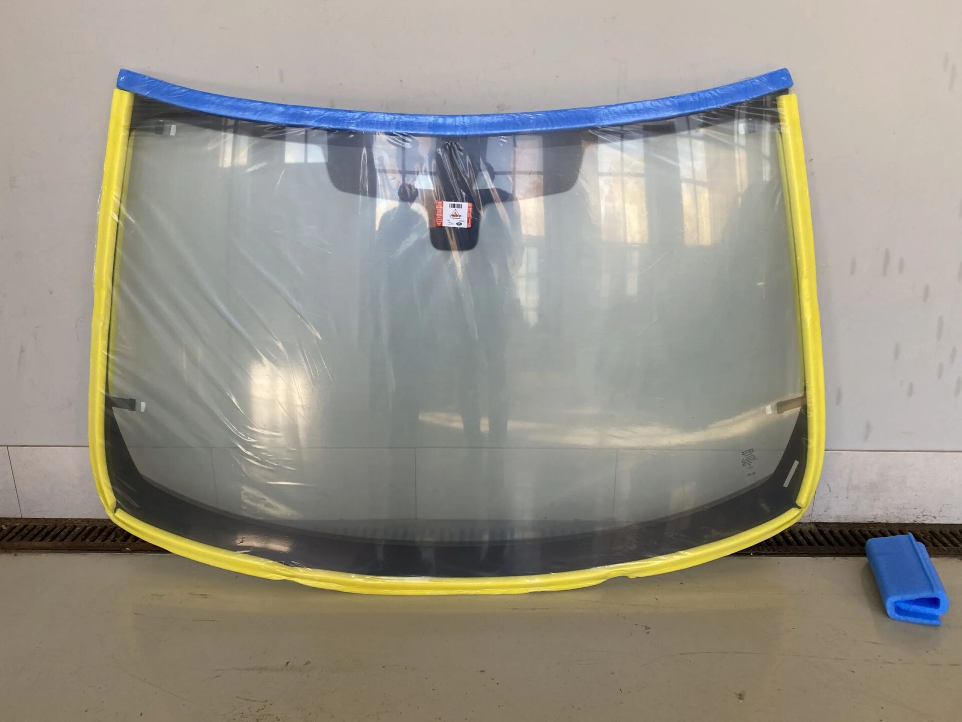 LR098156 - ÖN CAM ISITMALI (VOGUE) - Land Rover