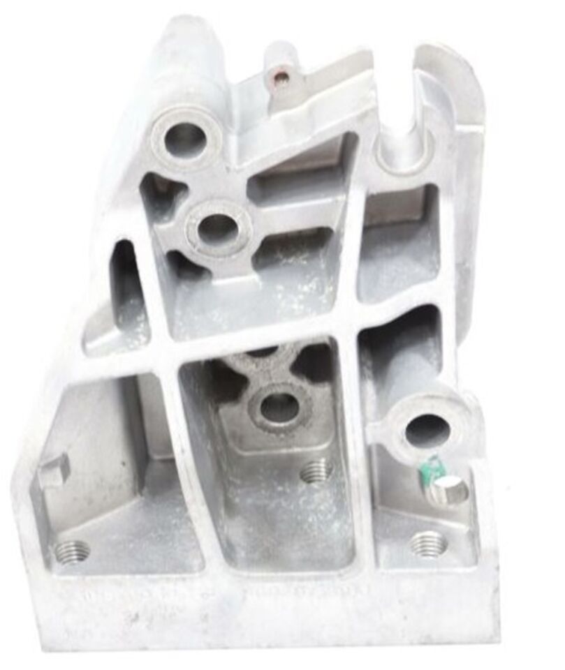 LR001216 - MOTOR KULAĞI ALT SAĞ 2.2 (FREEL.2) - Land Rover