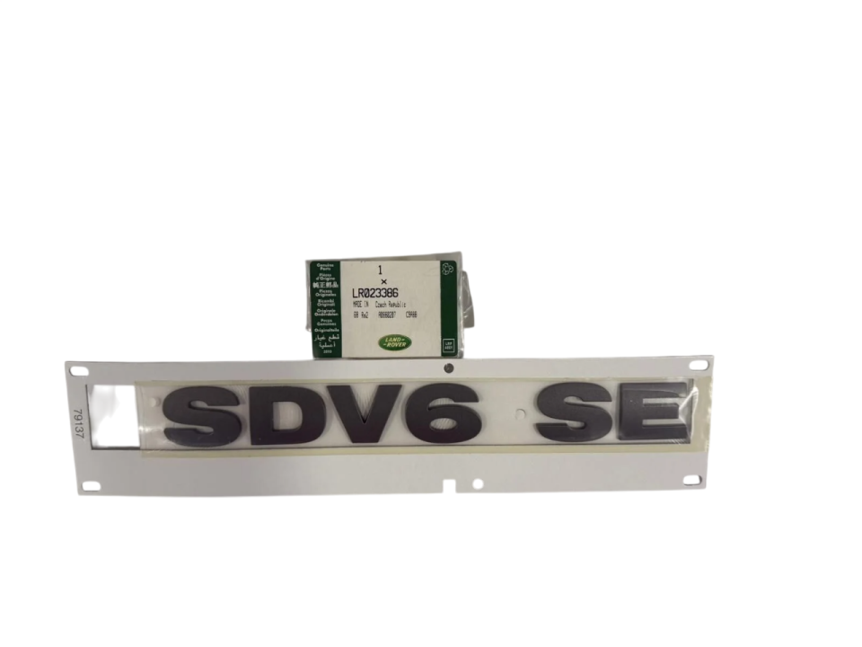 LR023386 - ARKA ''SDV6 SE'' YAZISI (DİSC.S4) - Land Rover