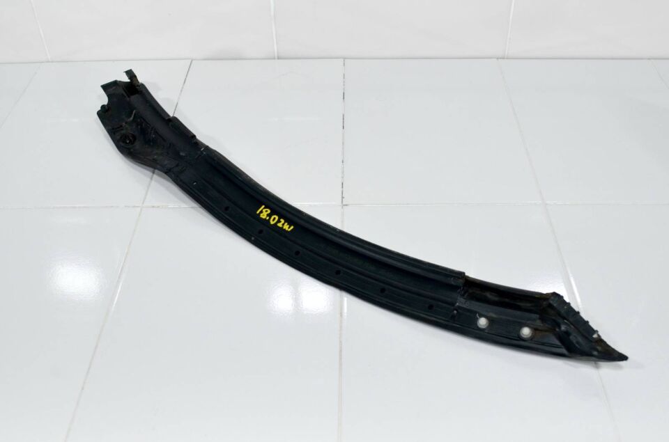 LR136810 - ARKA KAPI İÇ BAKALİTİ SAĞ (DİSCO-SPORT) - Land Rover