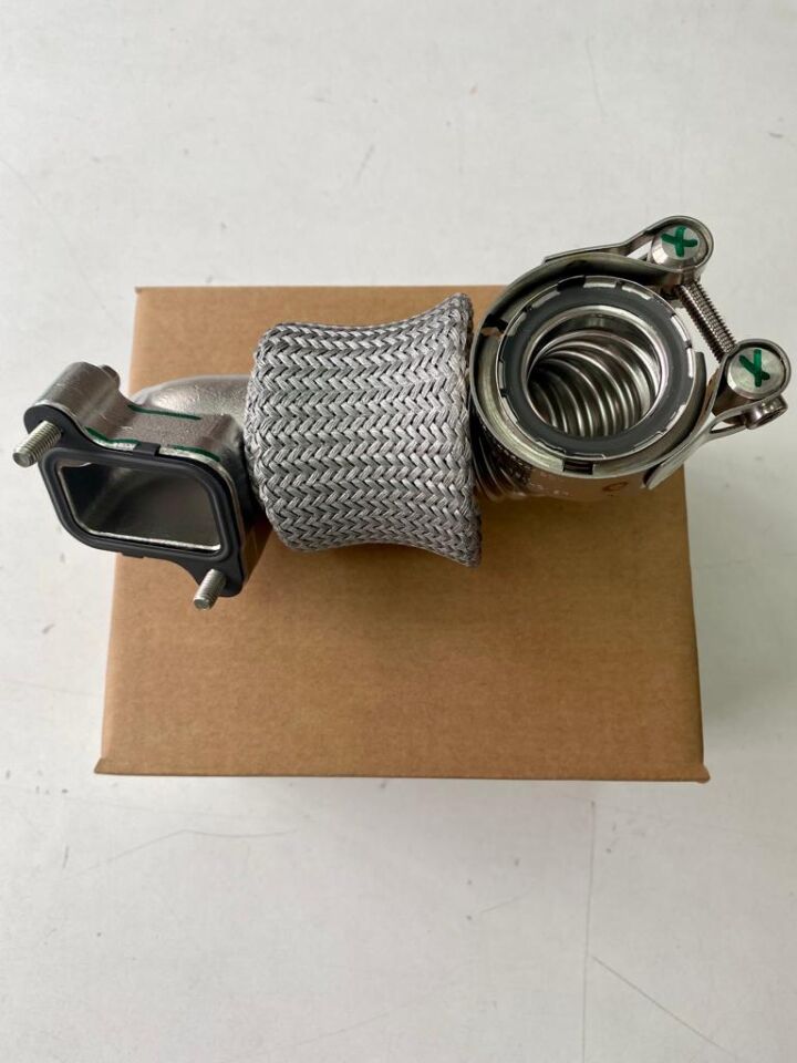 LR022840 - EGR EGZOST MANİFOLD BORUSU  (4.4L V8) - Land Rover