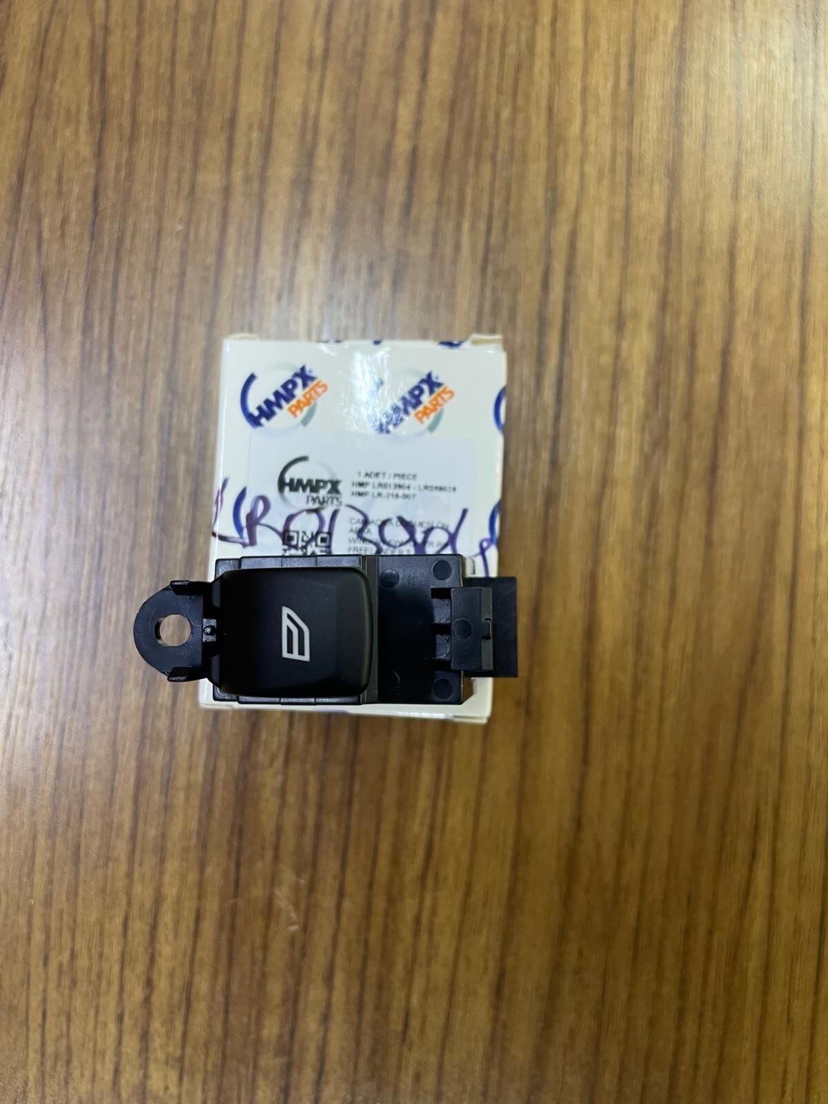 LR086039R - ÖN/ARKA CAM DÜĞMESİ (2.2/3.0) - Hmpx