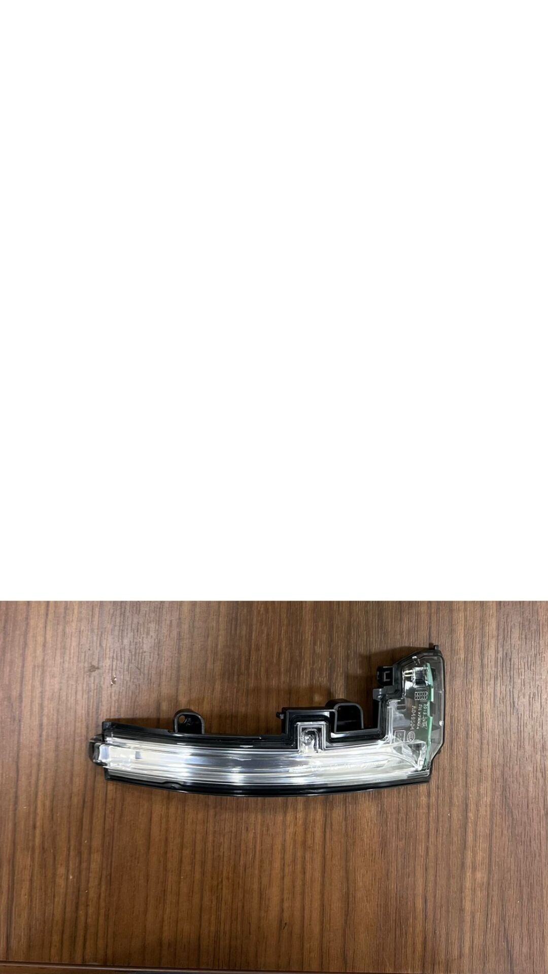 LR027945G - AYNA SİNYALİ SAĞ (3.0L V6/NWD/4) - Eurospare