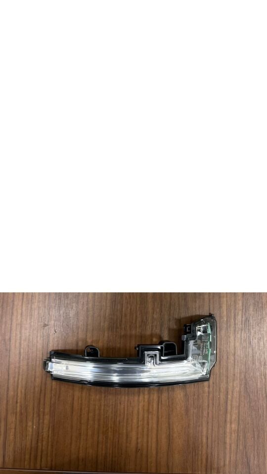 LR027945G - AYNA SİNYALİ SOL (3.0L V6/NWD/4) - Eurospare