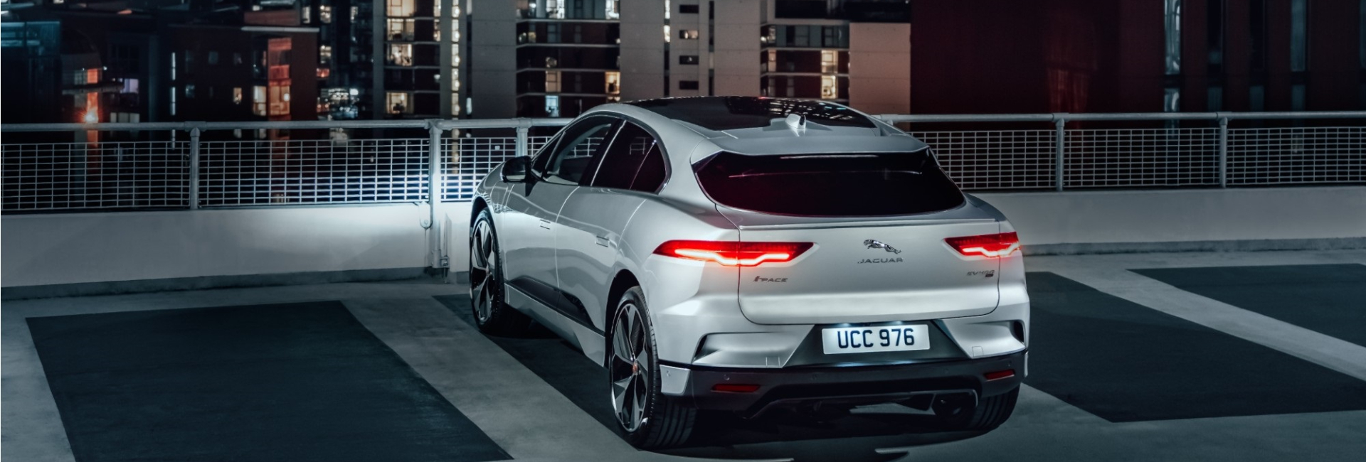 Jaguar I-Pace Yedek parça çeşitleri, birbirinden kaliteli ve uygun fiyatlı modelleriyle Amil Oto Land Rover ve Jaguar Yedek Parça'da ve amiloto.com.tr 'de ! Aracınızla uyumlu oto yedek parçaları, orjinal ve eşdeğer bütün parçalar. Aynı gün kargo hizmeti.